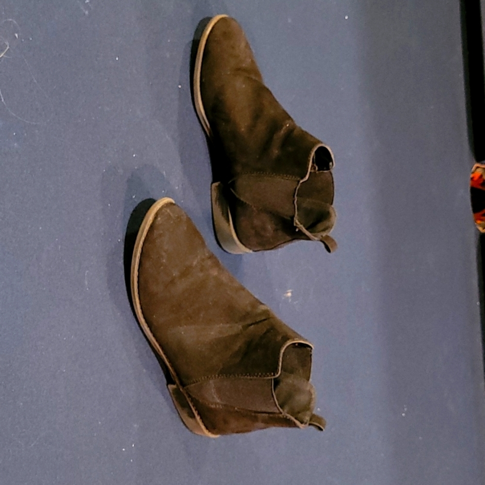 Ankle high boots